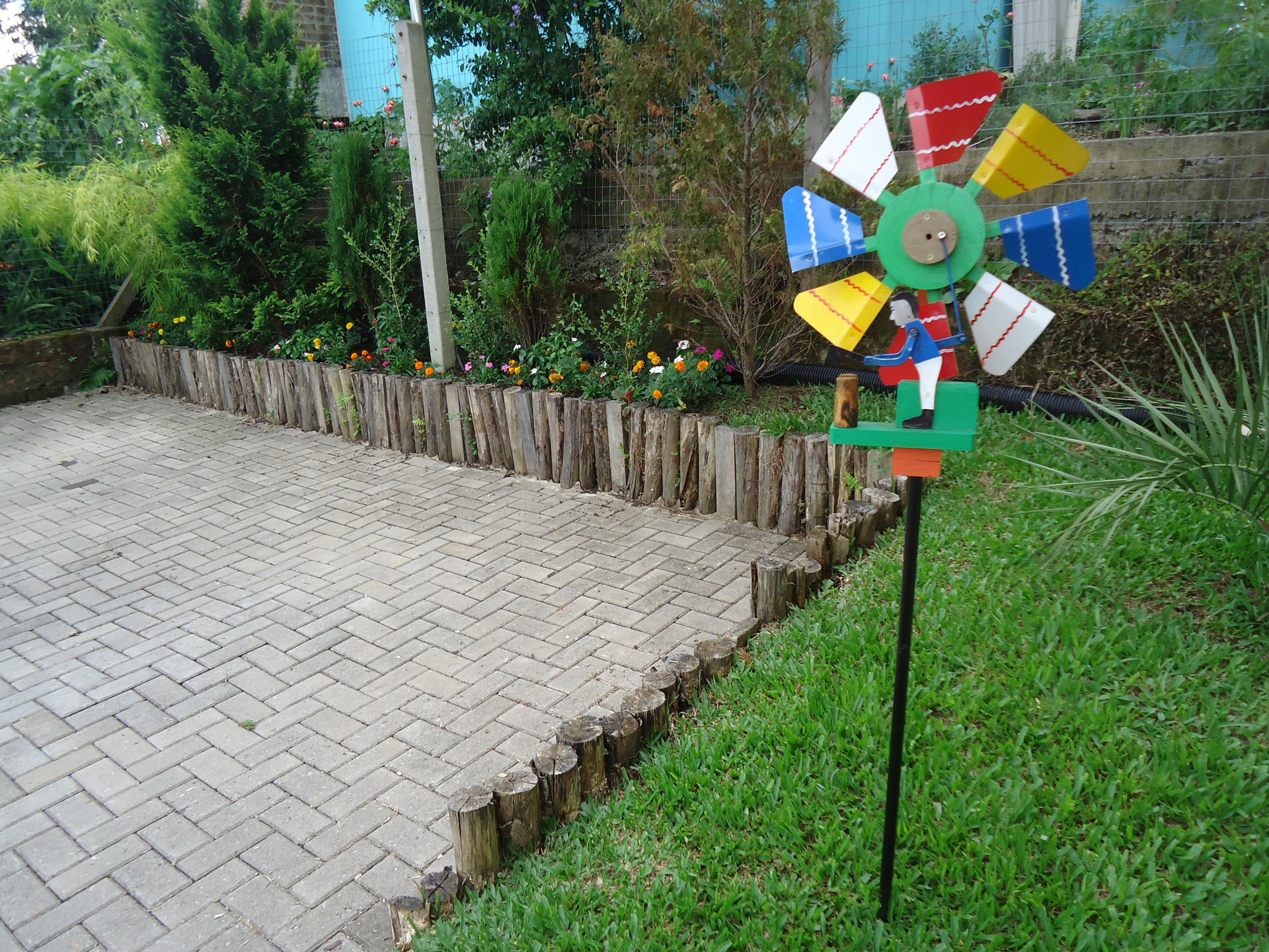 image-housing-carousel