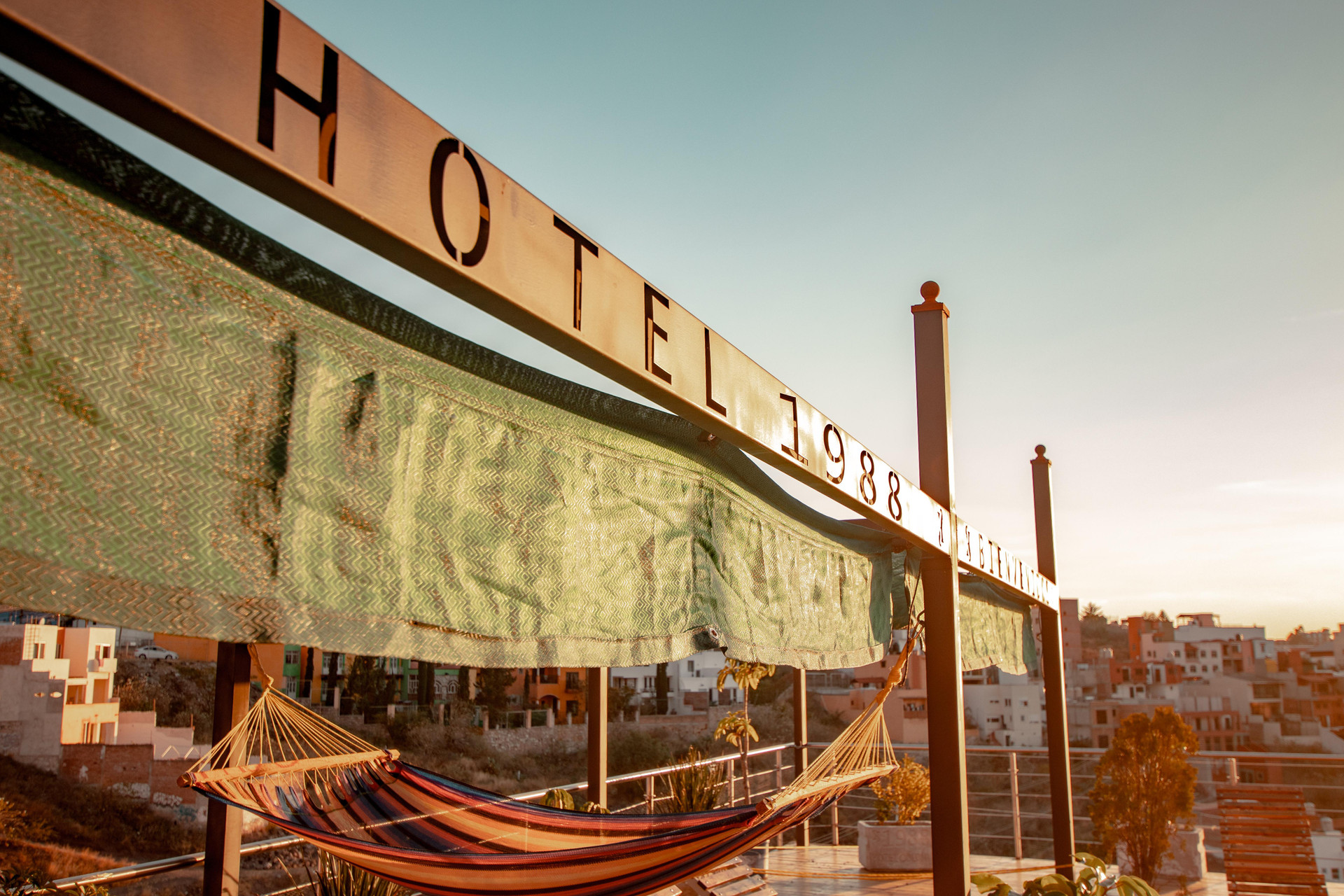 image-housing-carousel