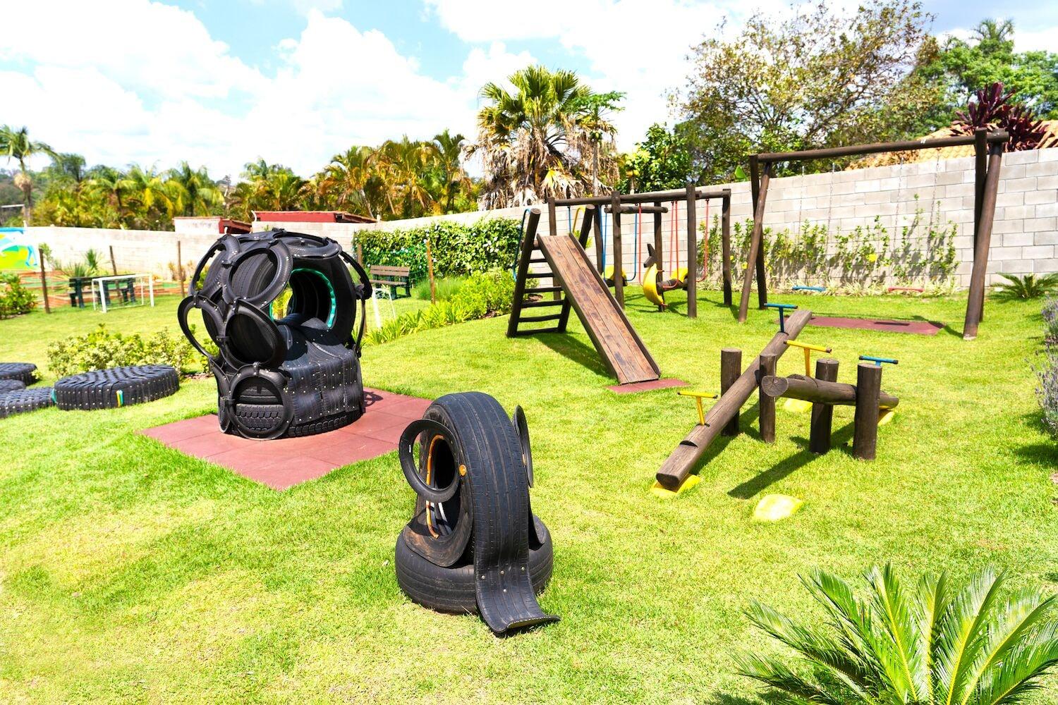 image-housing-carousel