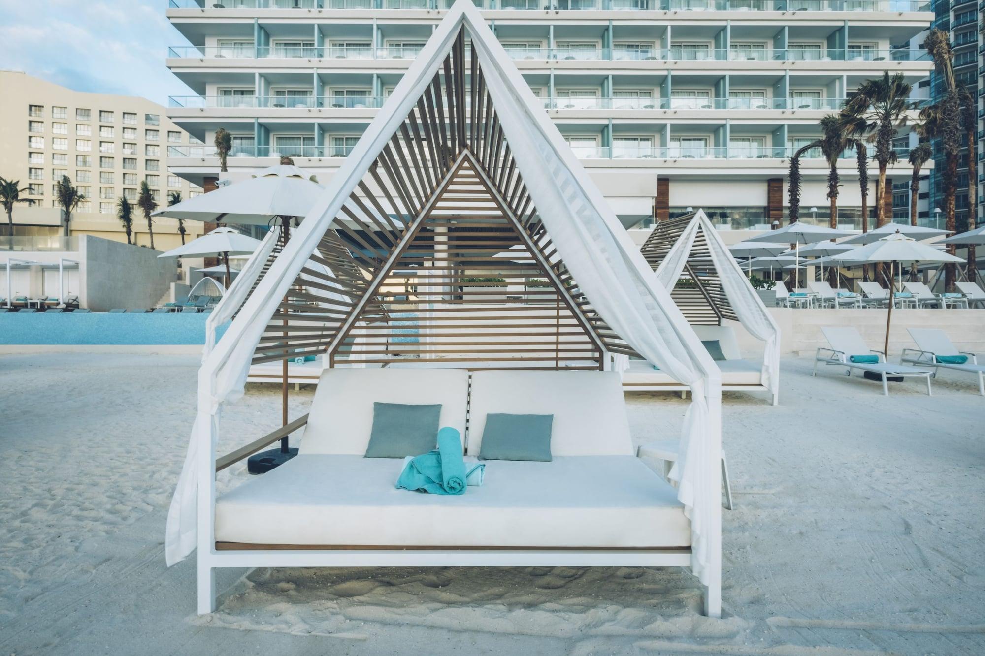 image-housing-carousel