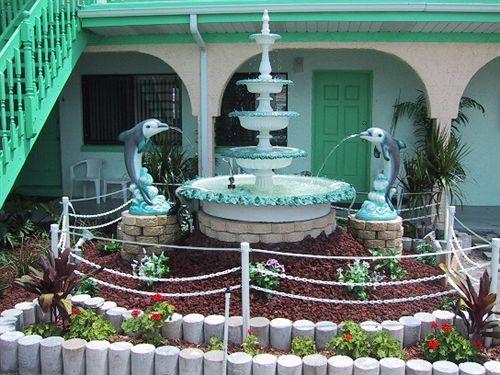 image-housing-carousel