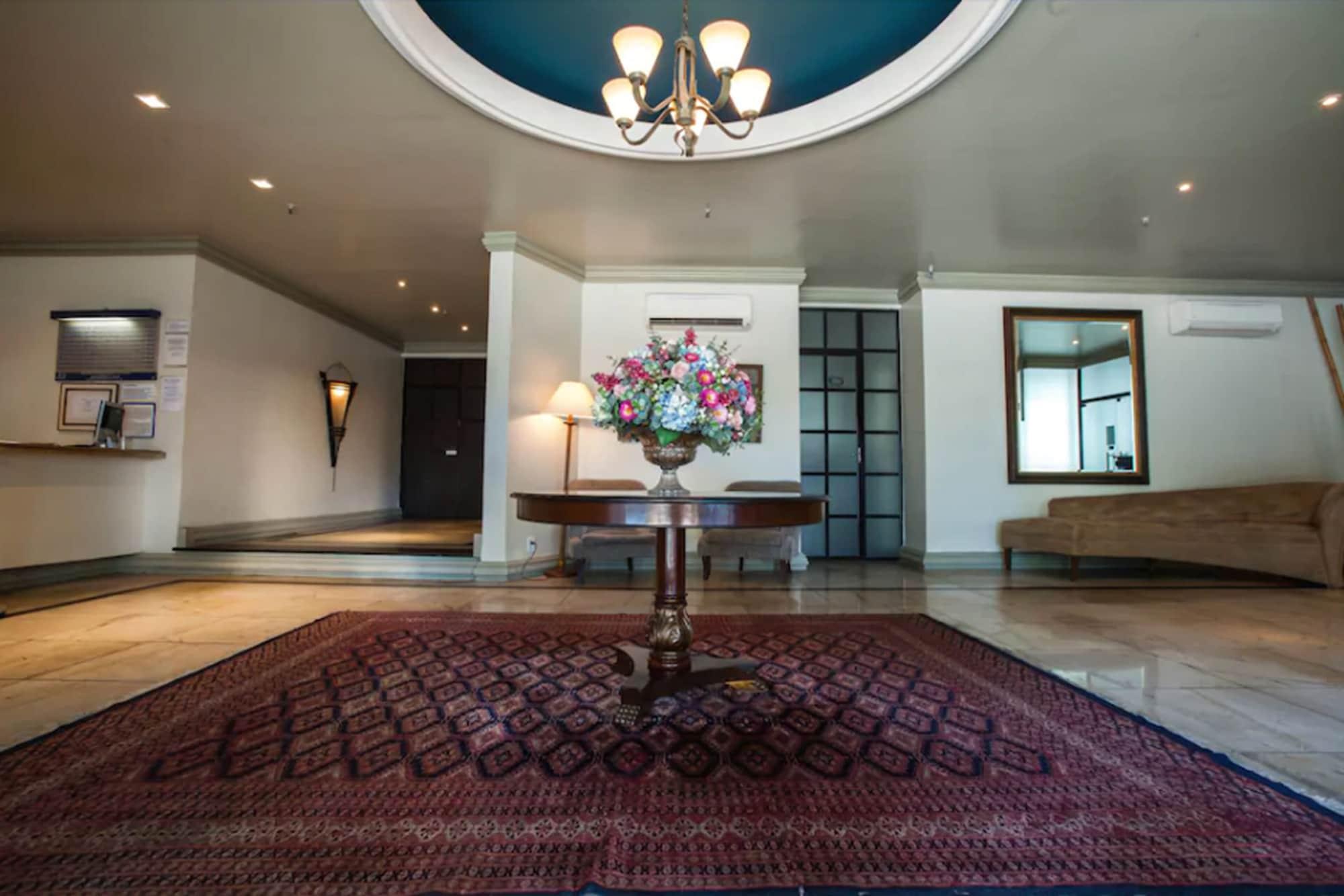 image-housing-carousel