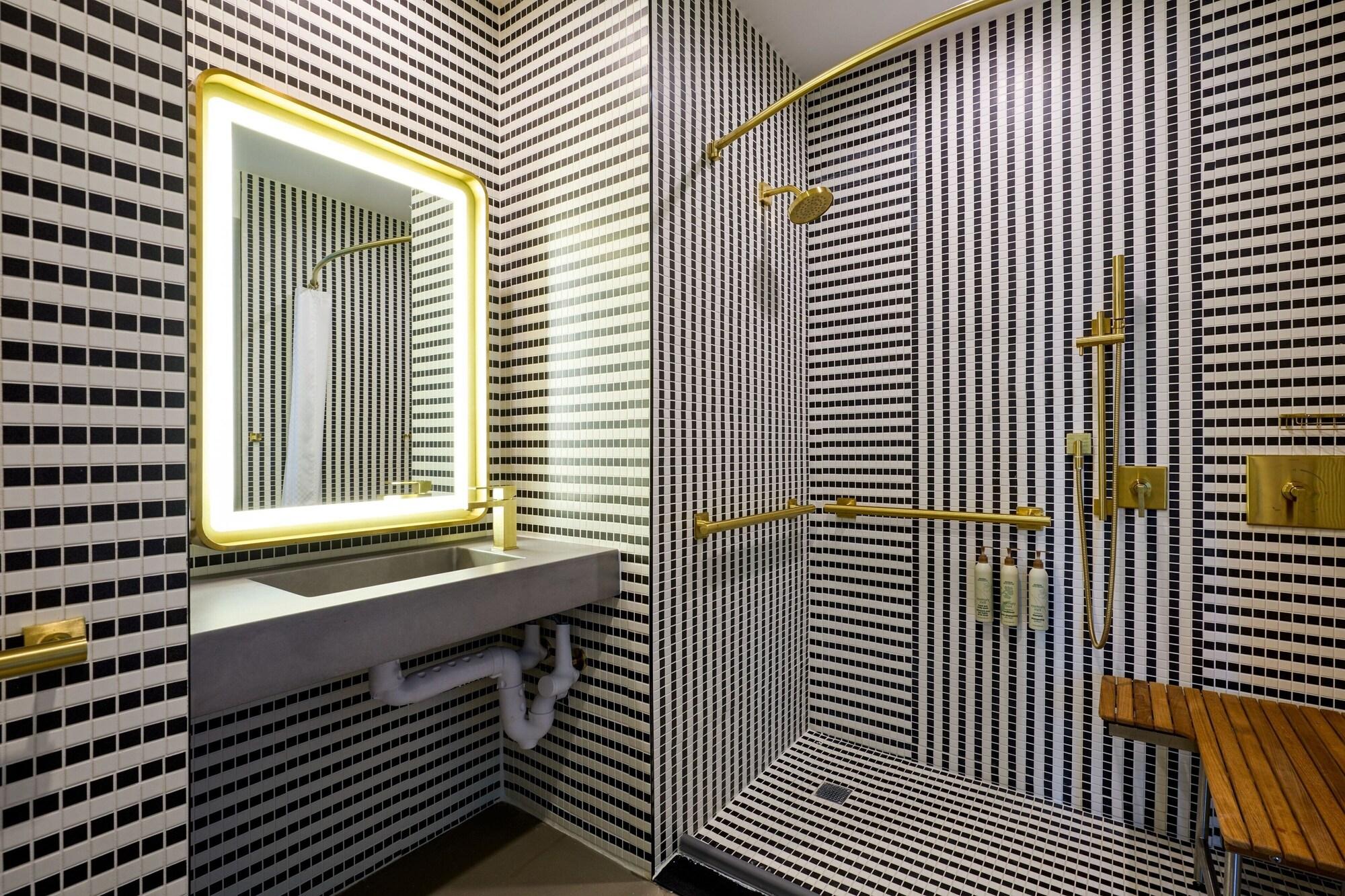 image-housing-carousel