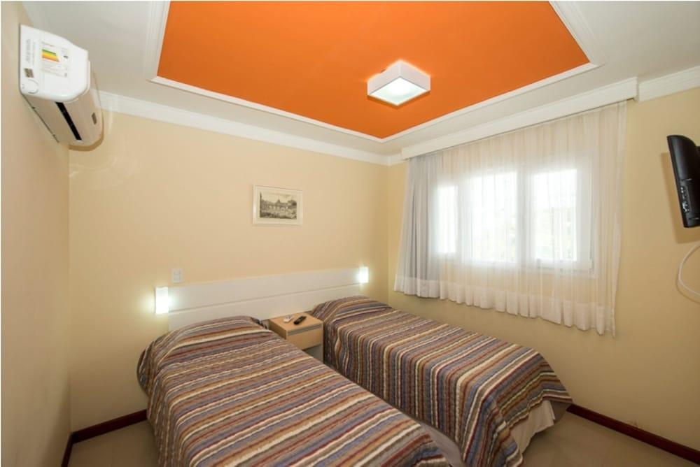 image-housing-carousel