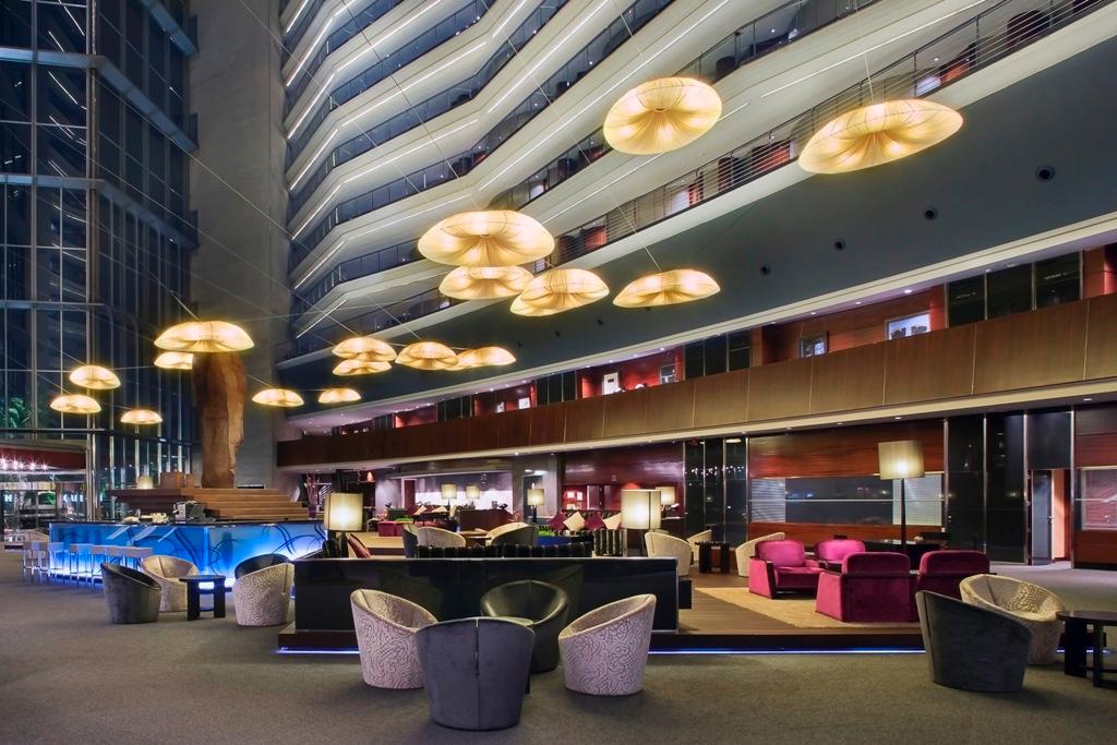 image-housing-carousel