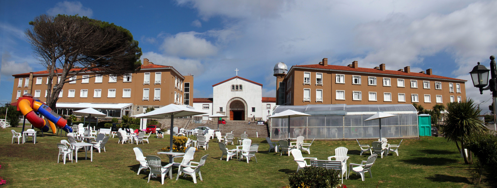 image-housing-carousel