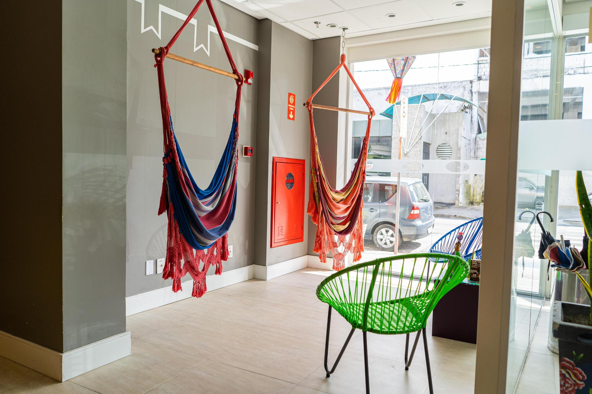 image-housing-carousel
