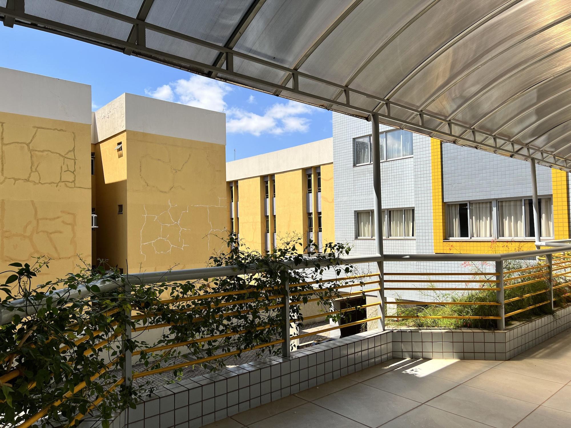 image-housing-carousel