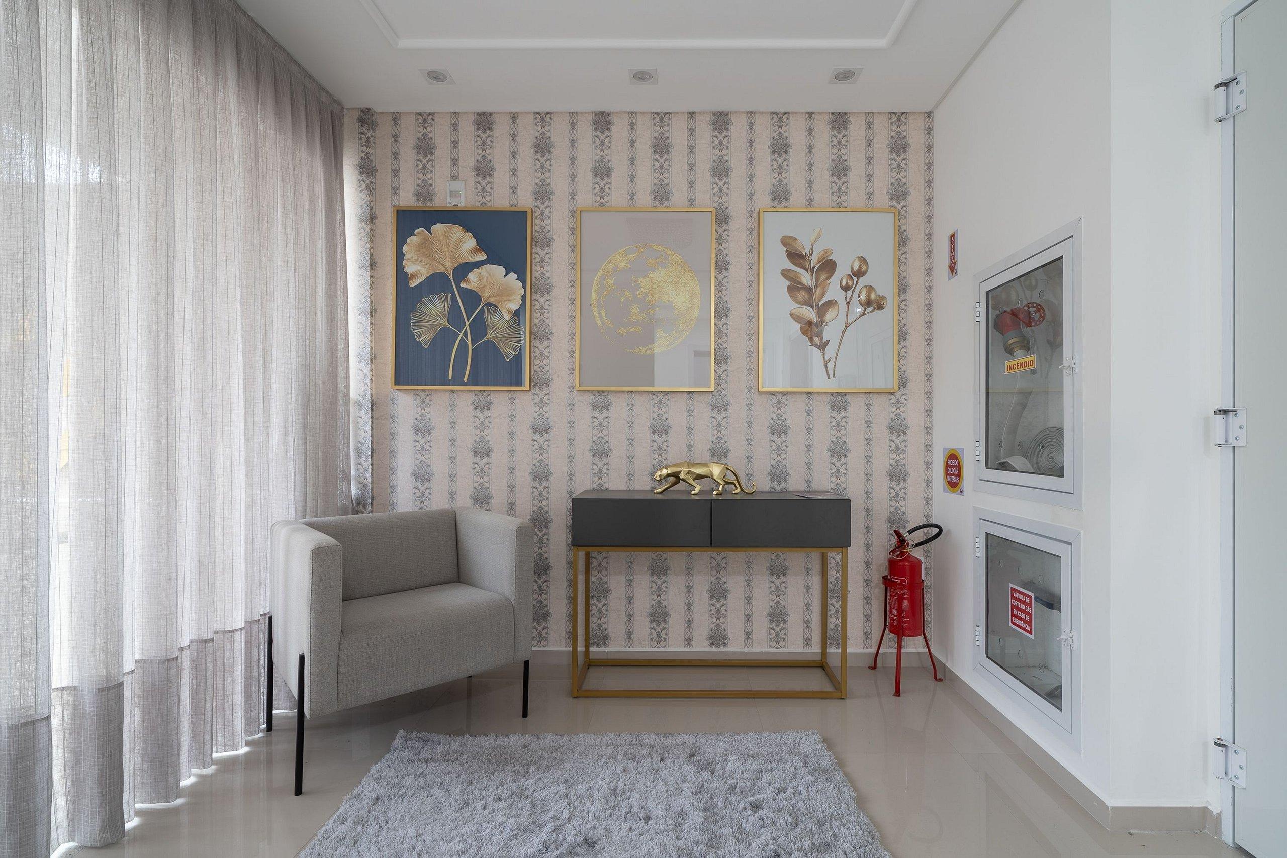 image-housing-carousel