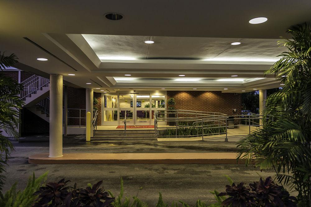 image-housing-carousel
