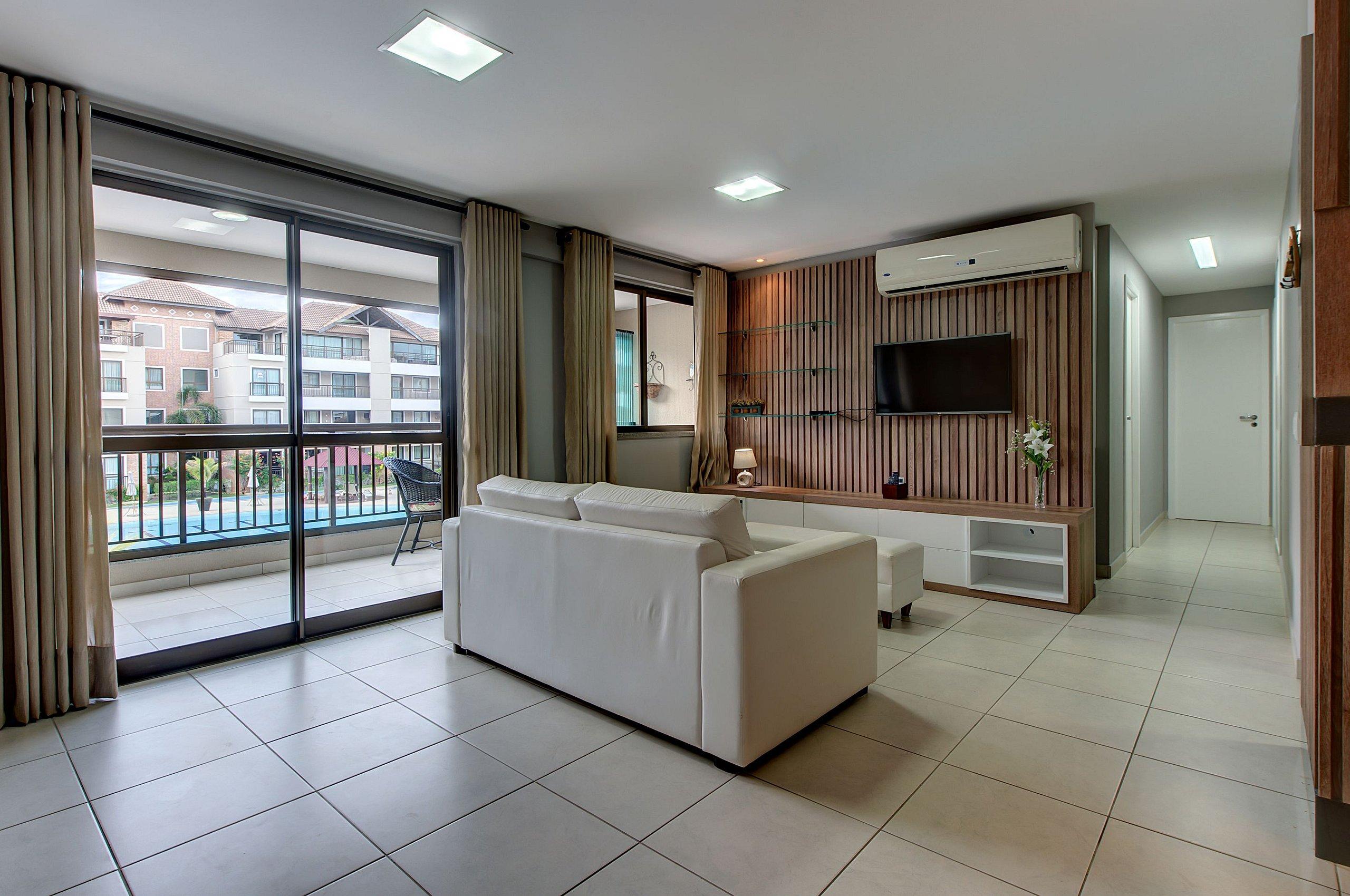 image-housing-carousel