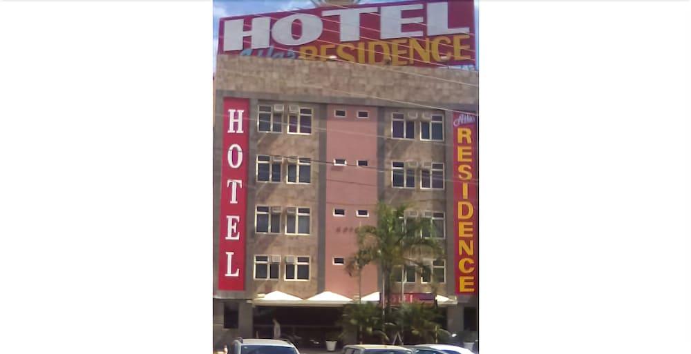 image-housing-carousel