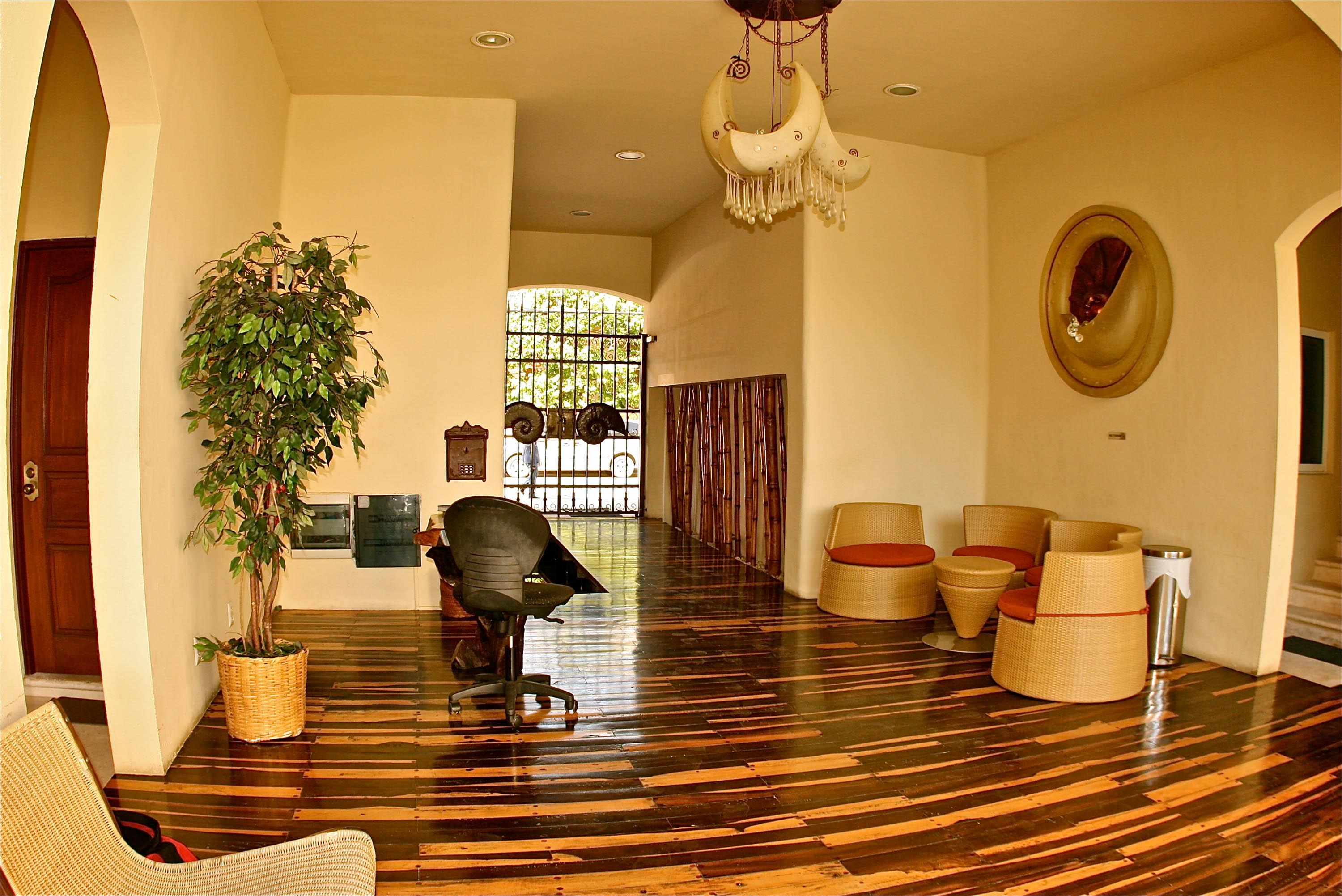 image-housing-carousel