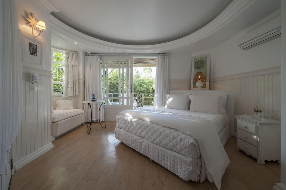 image-housing-carousel