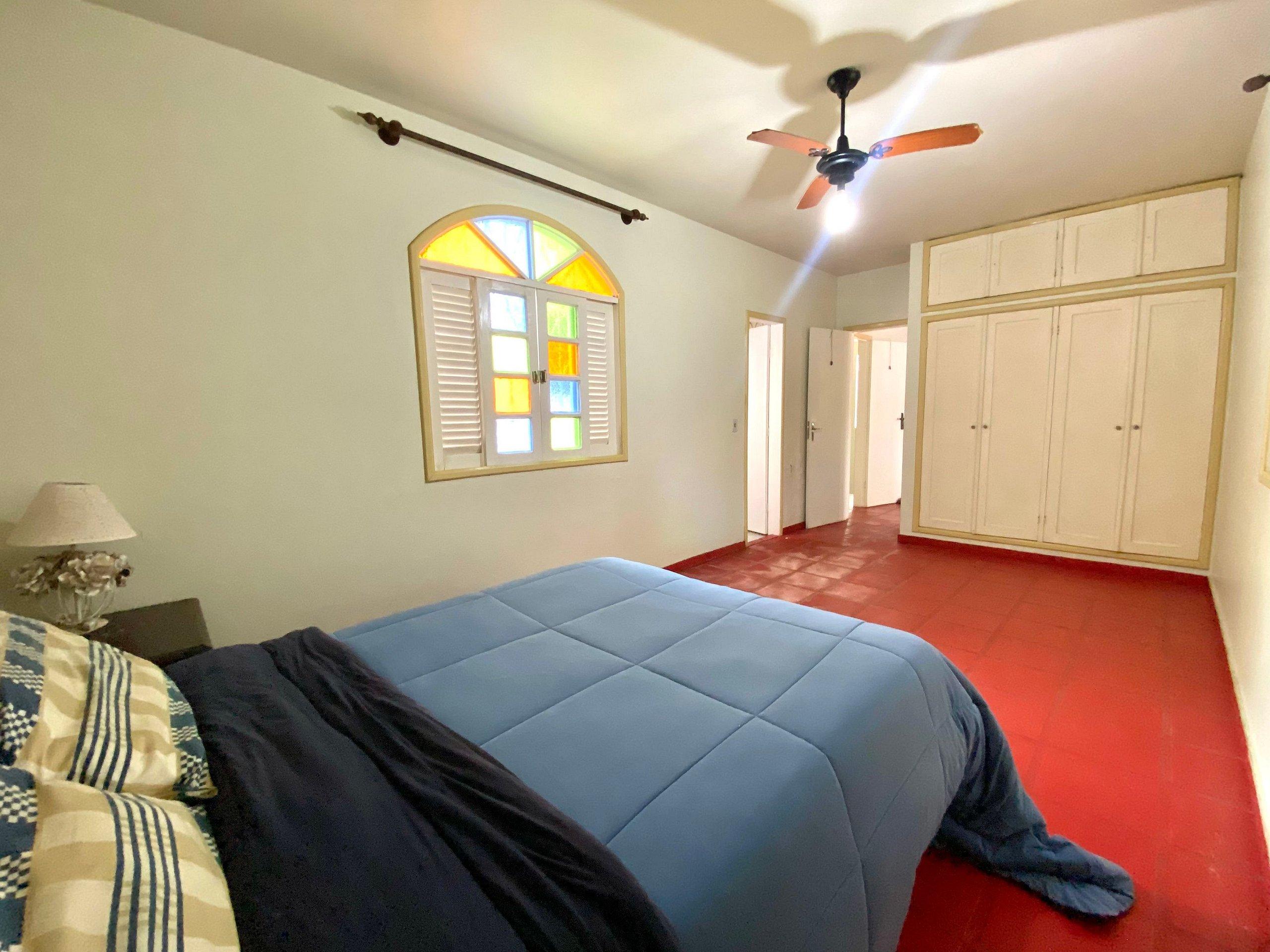 image-housing-carousel