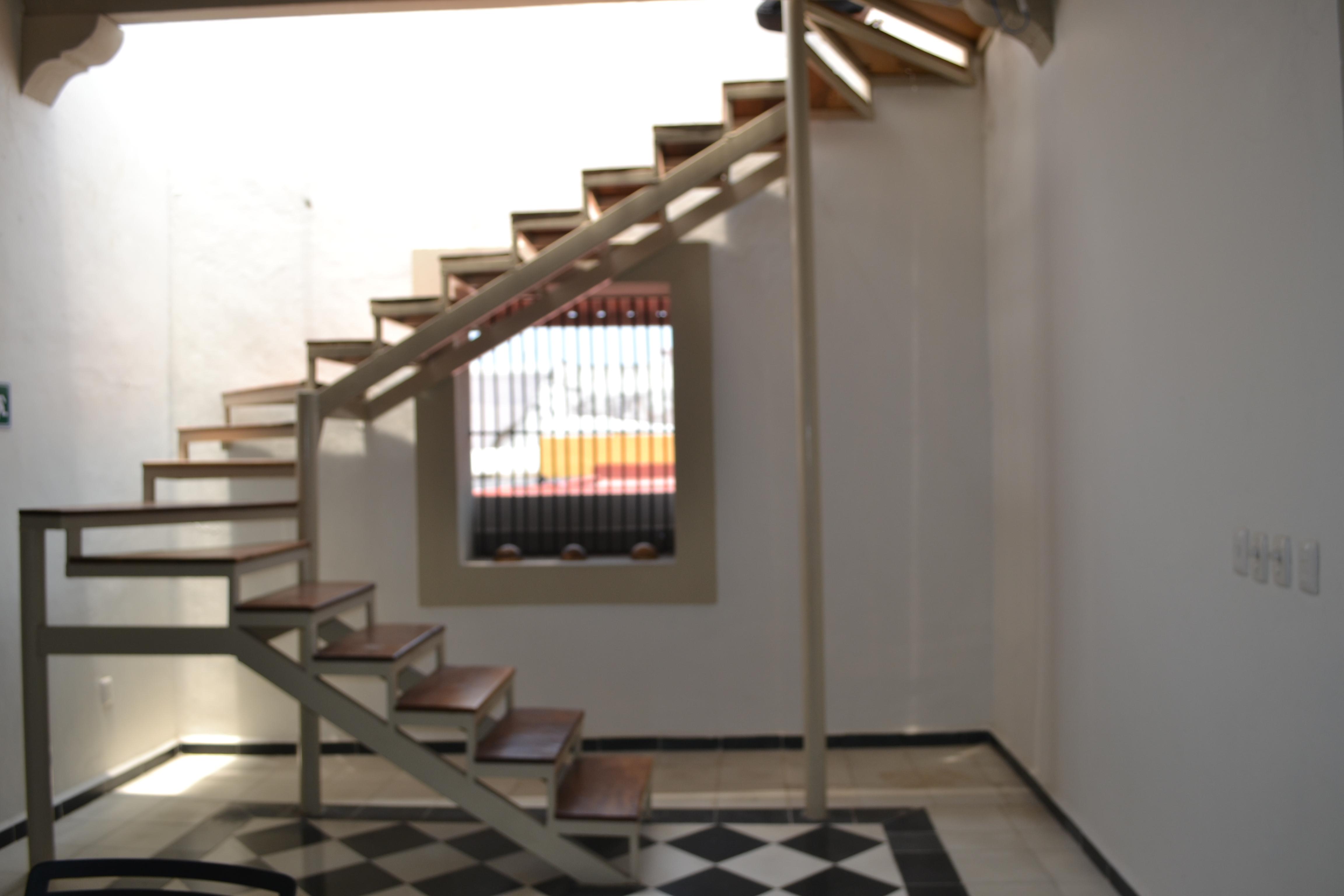image-housing-carousel
