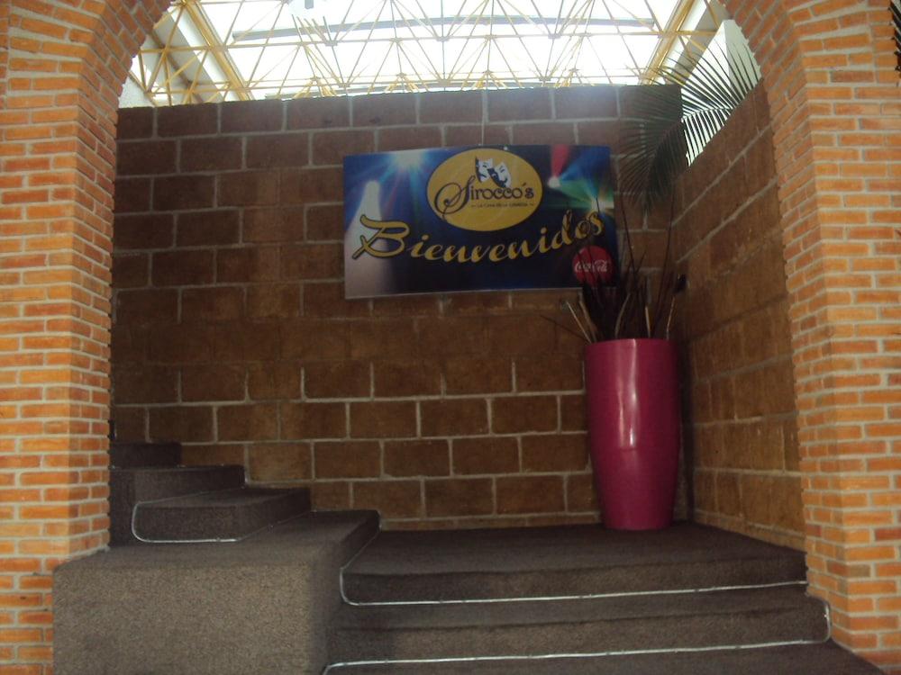 image-housing-carousel