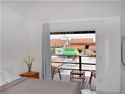 image-housing-carousel
