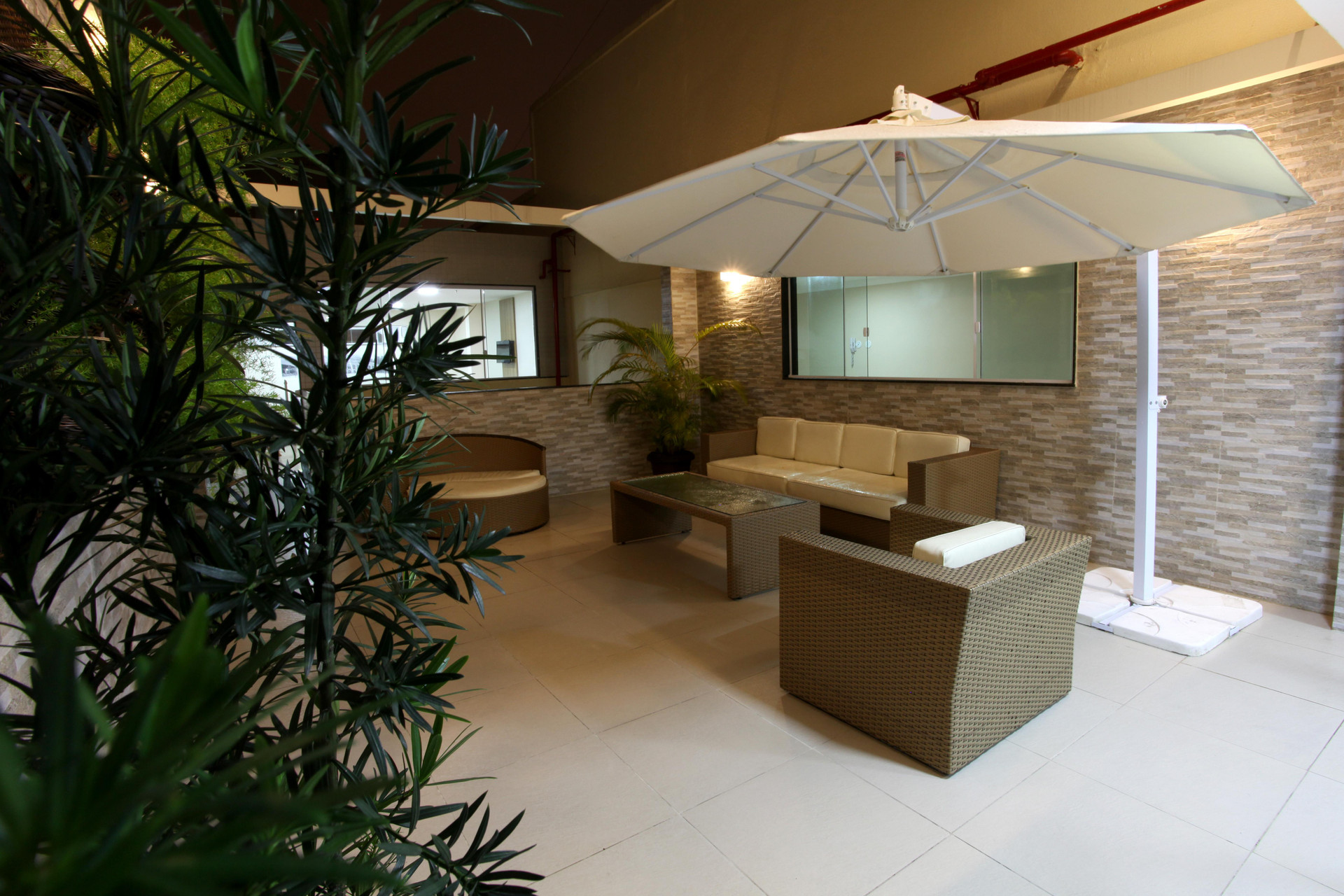 image-housing-carousel
