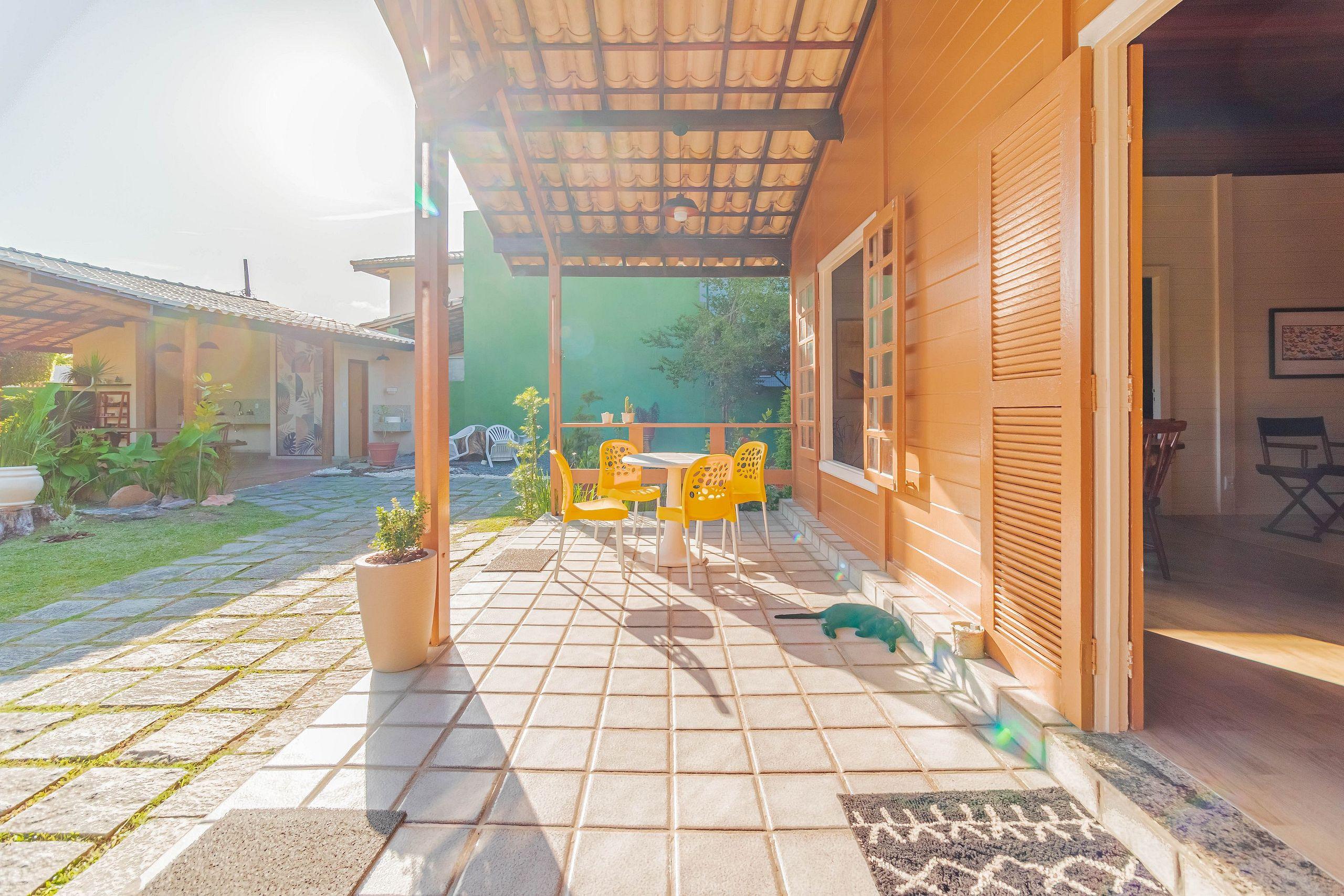 image-housing-carousel