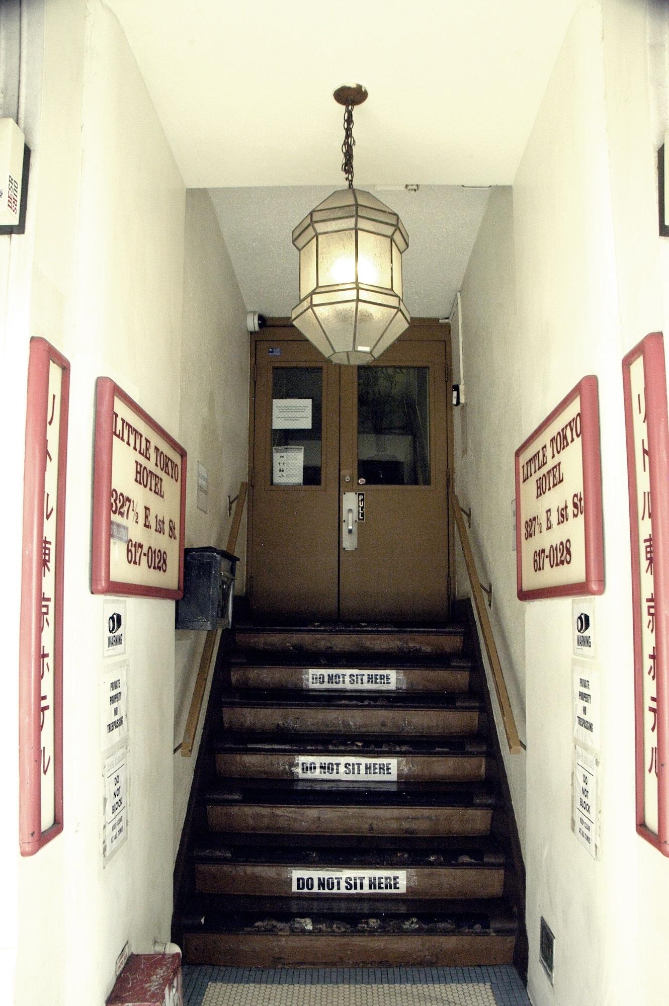 image-housing-carousel