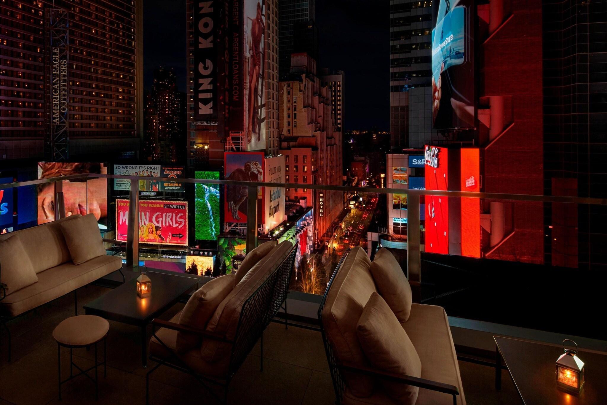 image-housing-carousel