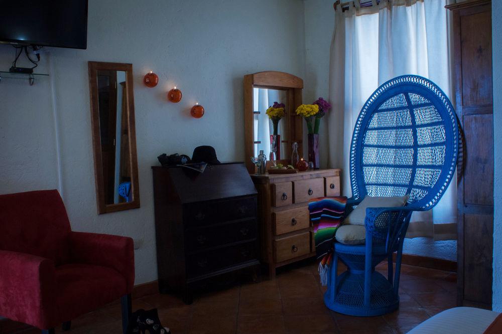 image-housing-carousel