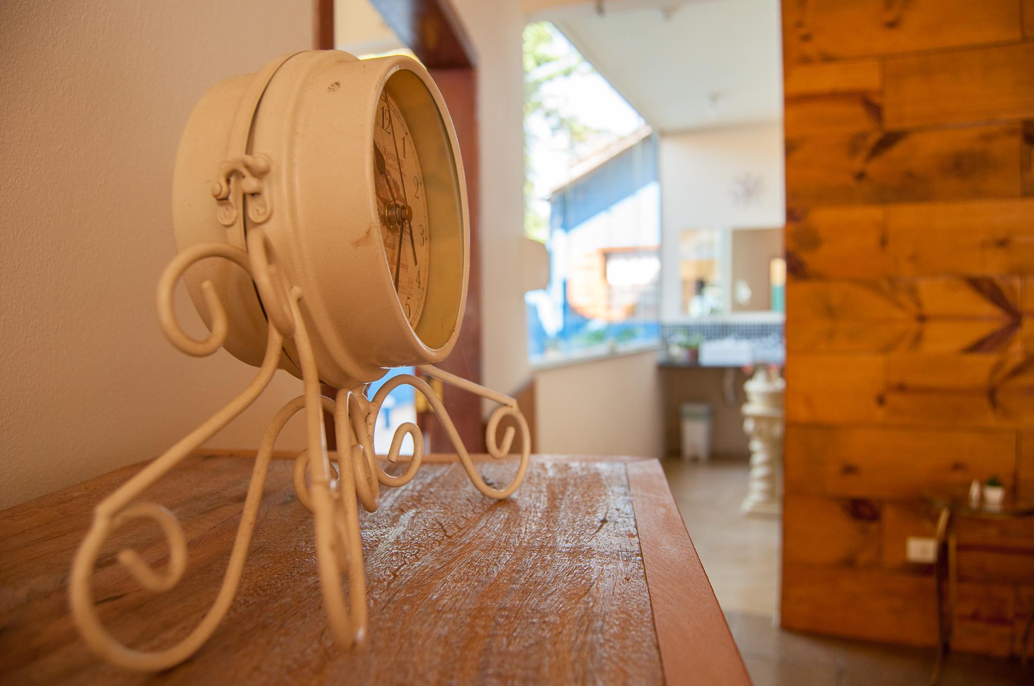 image-housing-carousel