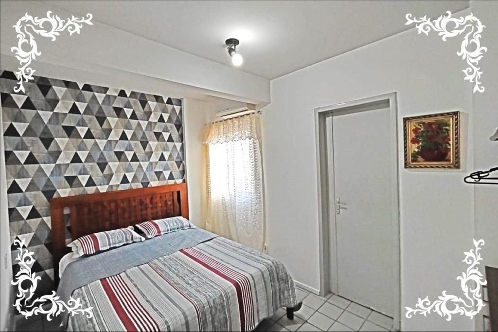 image-housing-carousel