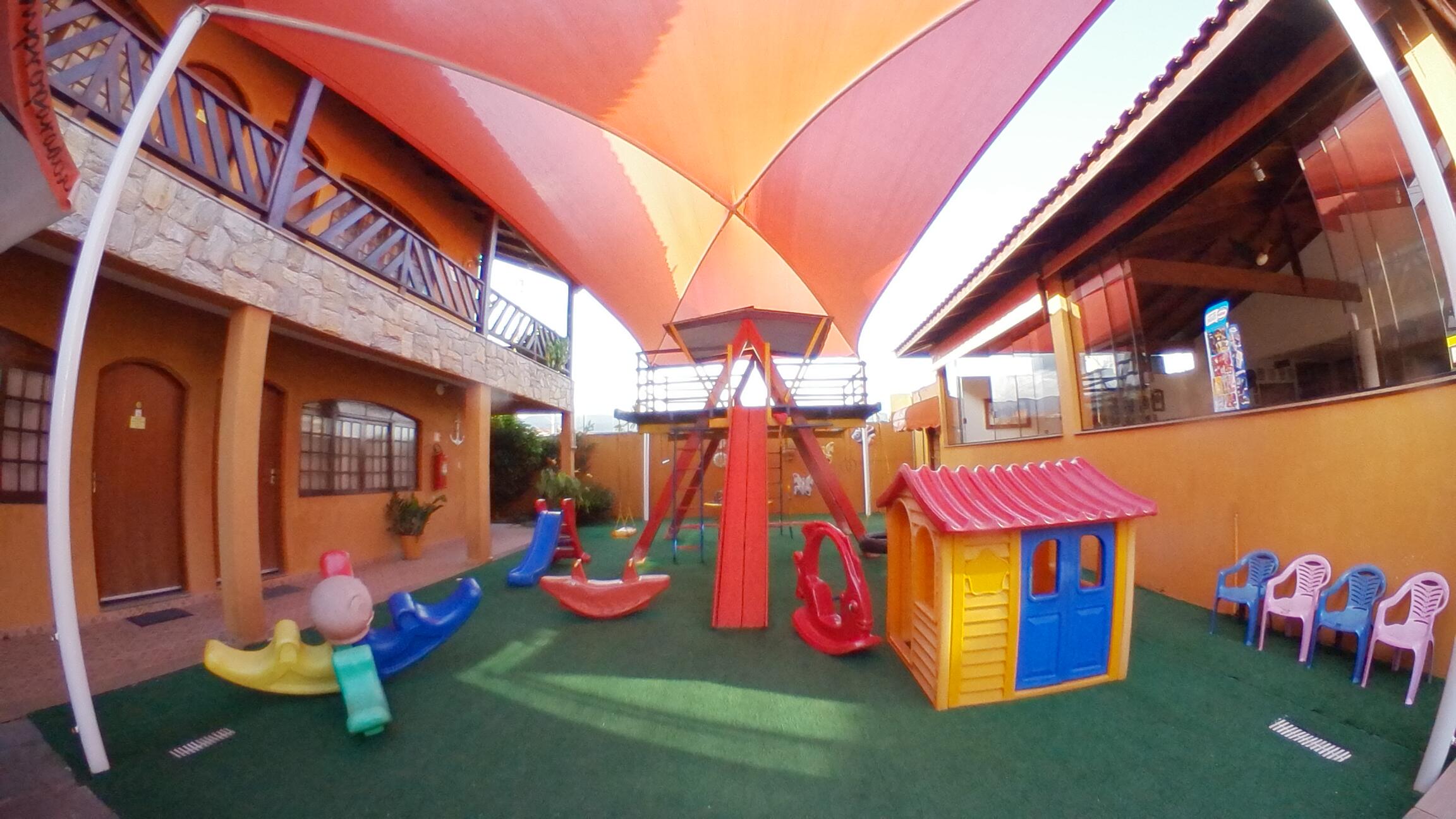 image-housing-carousel