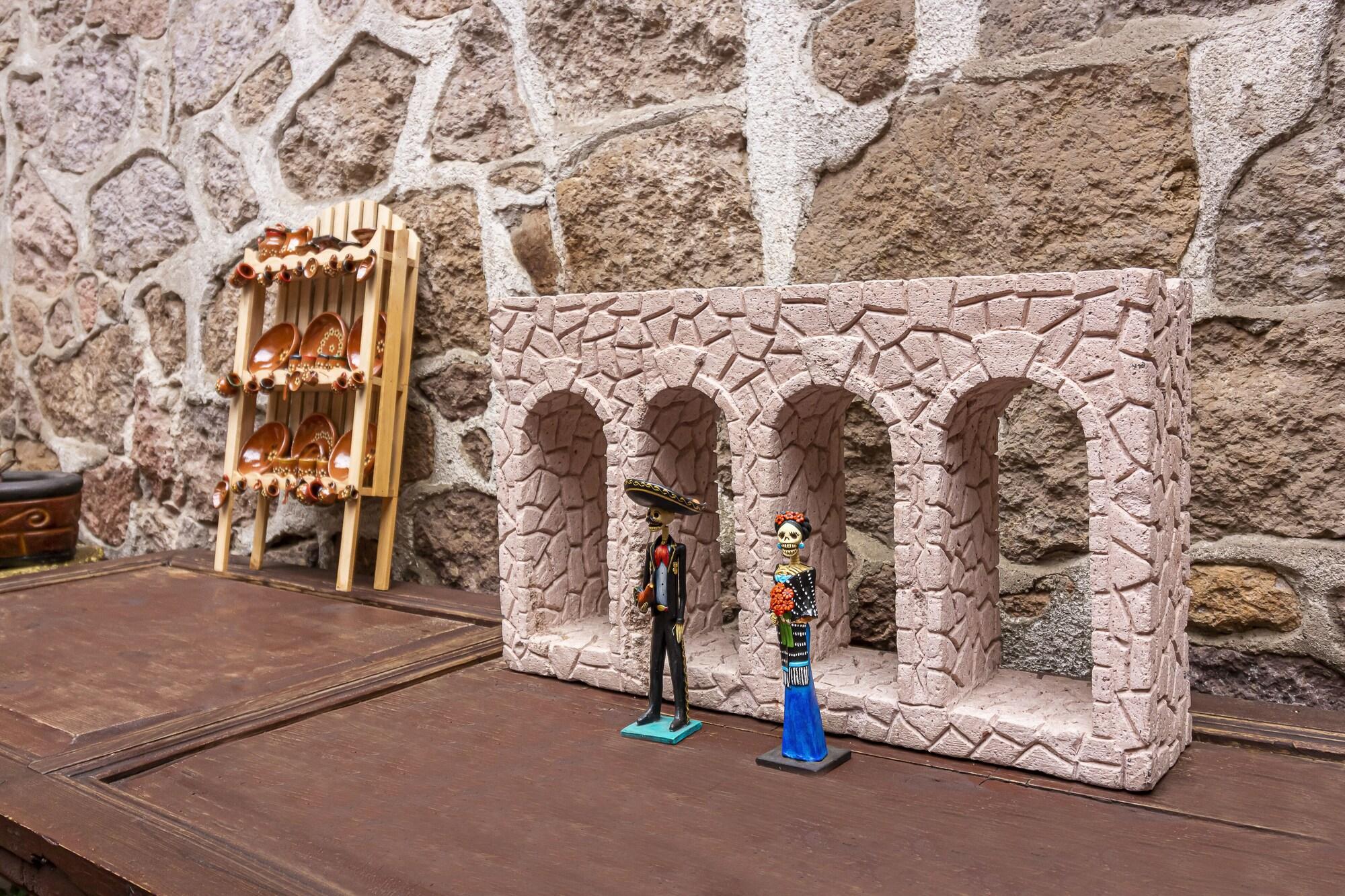 image-housing-carousel