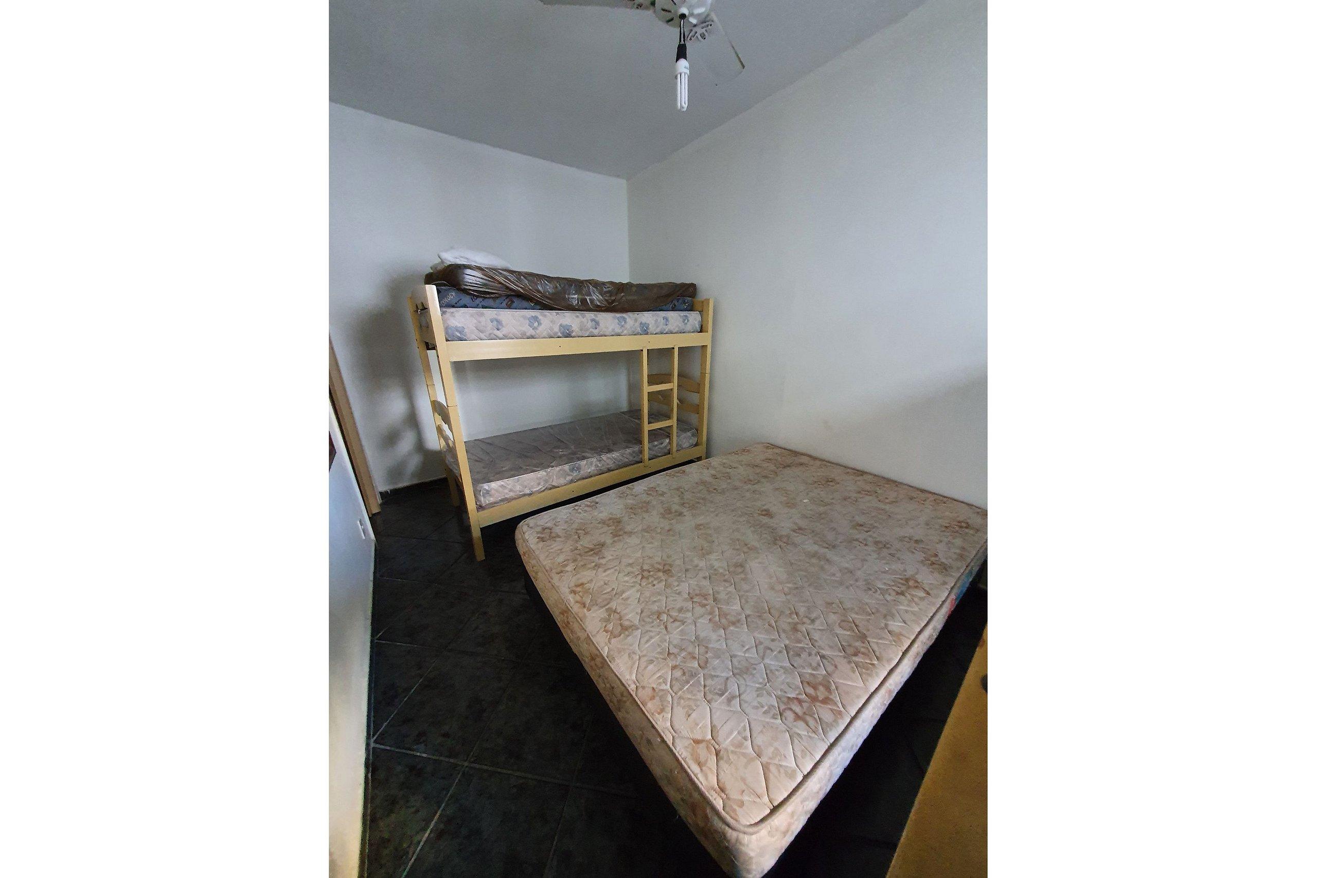 image-housing-carousel