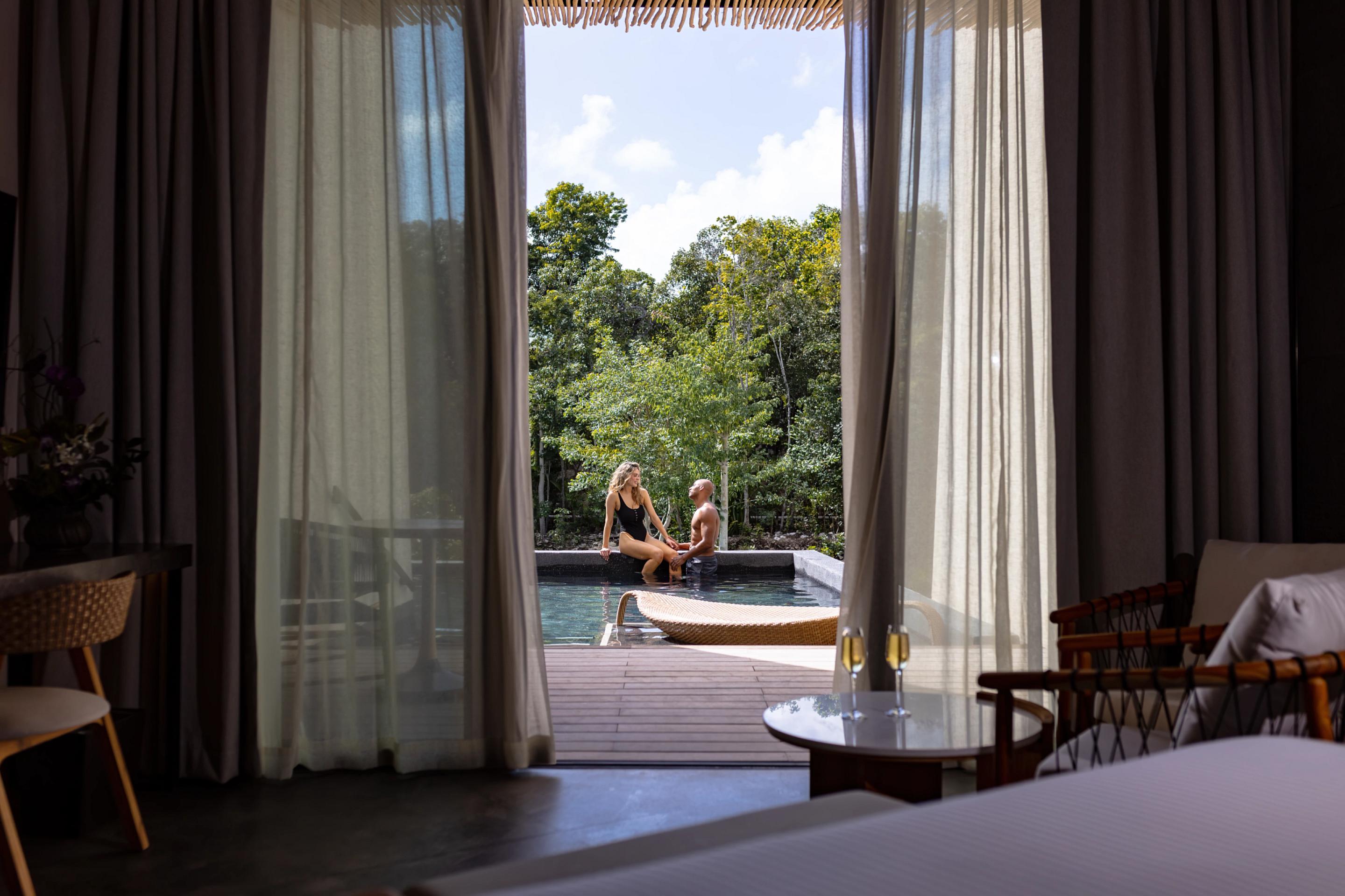 Suite Júnior con Vista a la Piscina