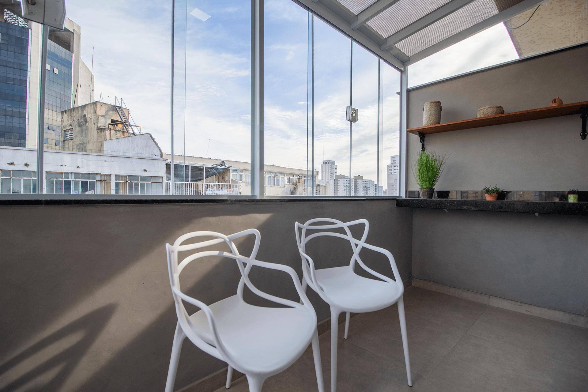 image-housing-carousel