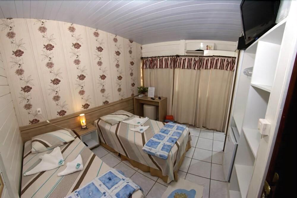image-housing-carousel