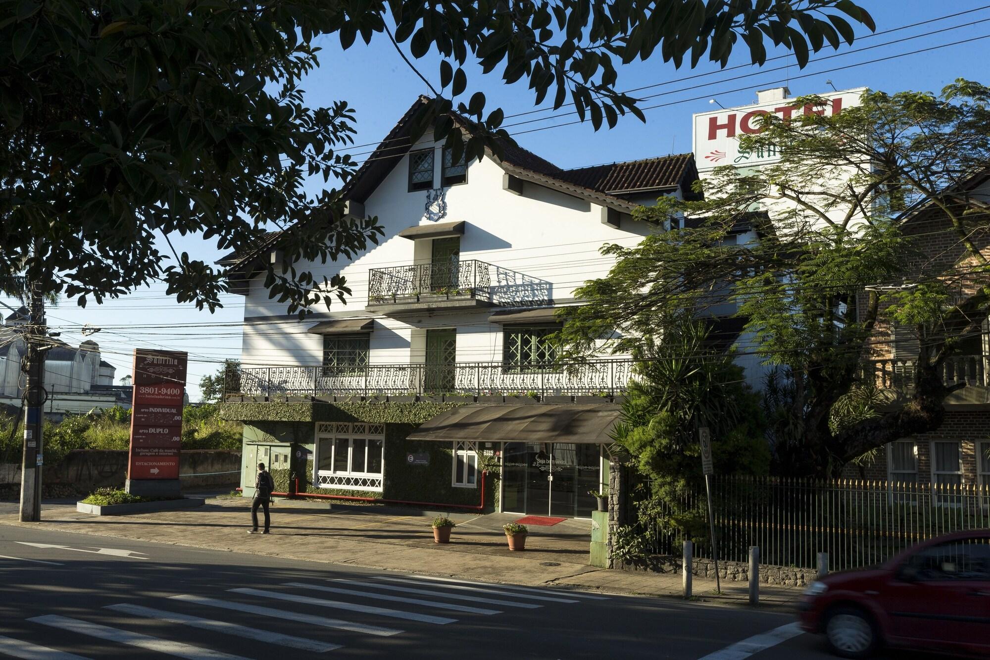 image-housing-carousel