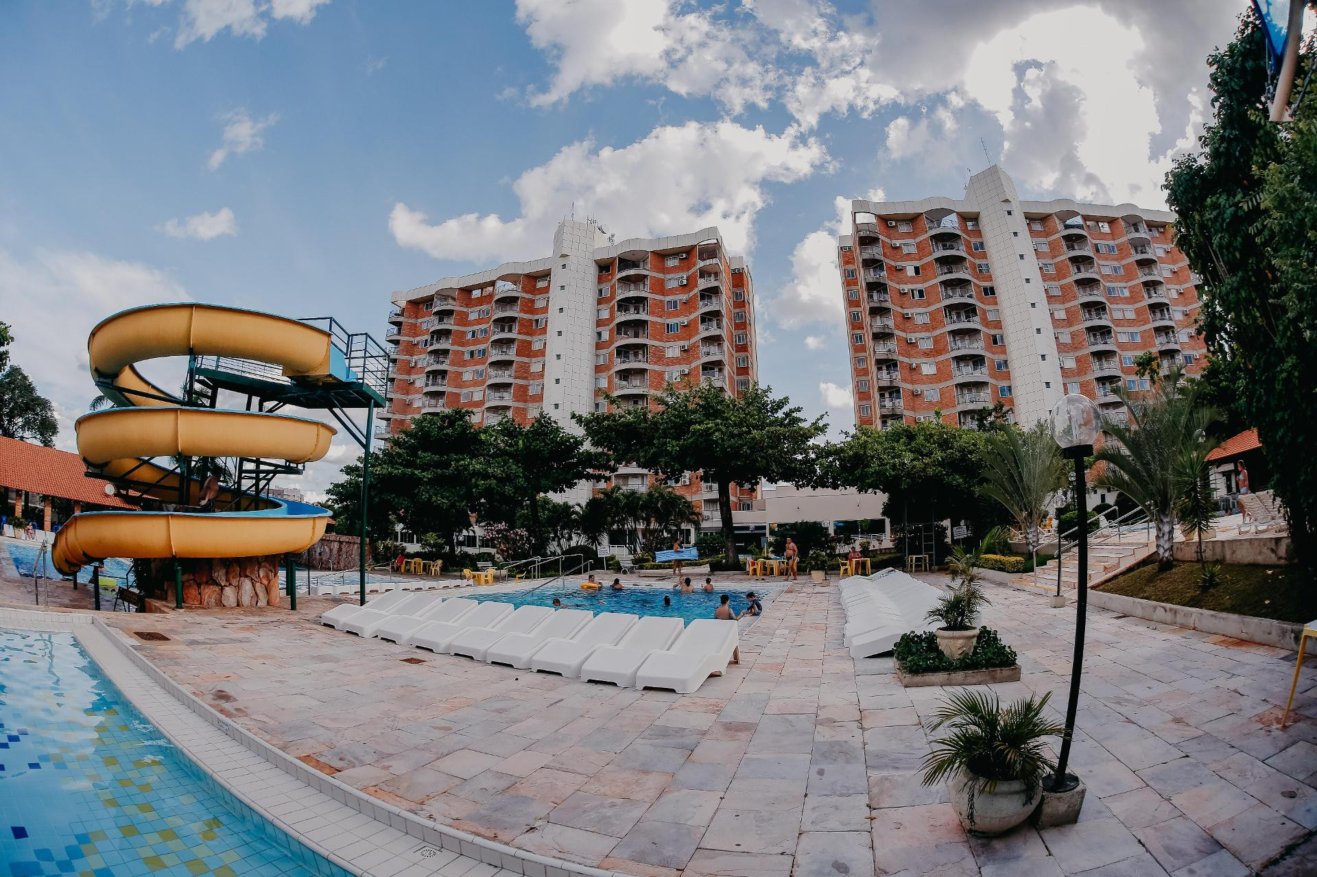 image-housing-carousel