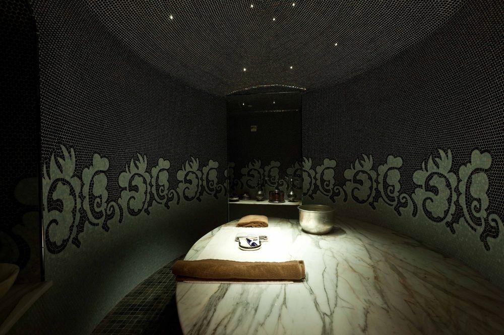 image-housing-carousel