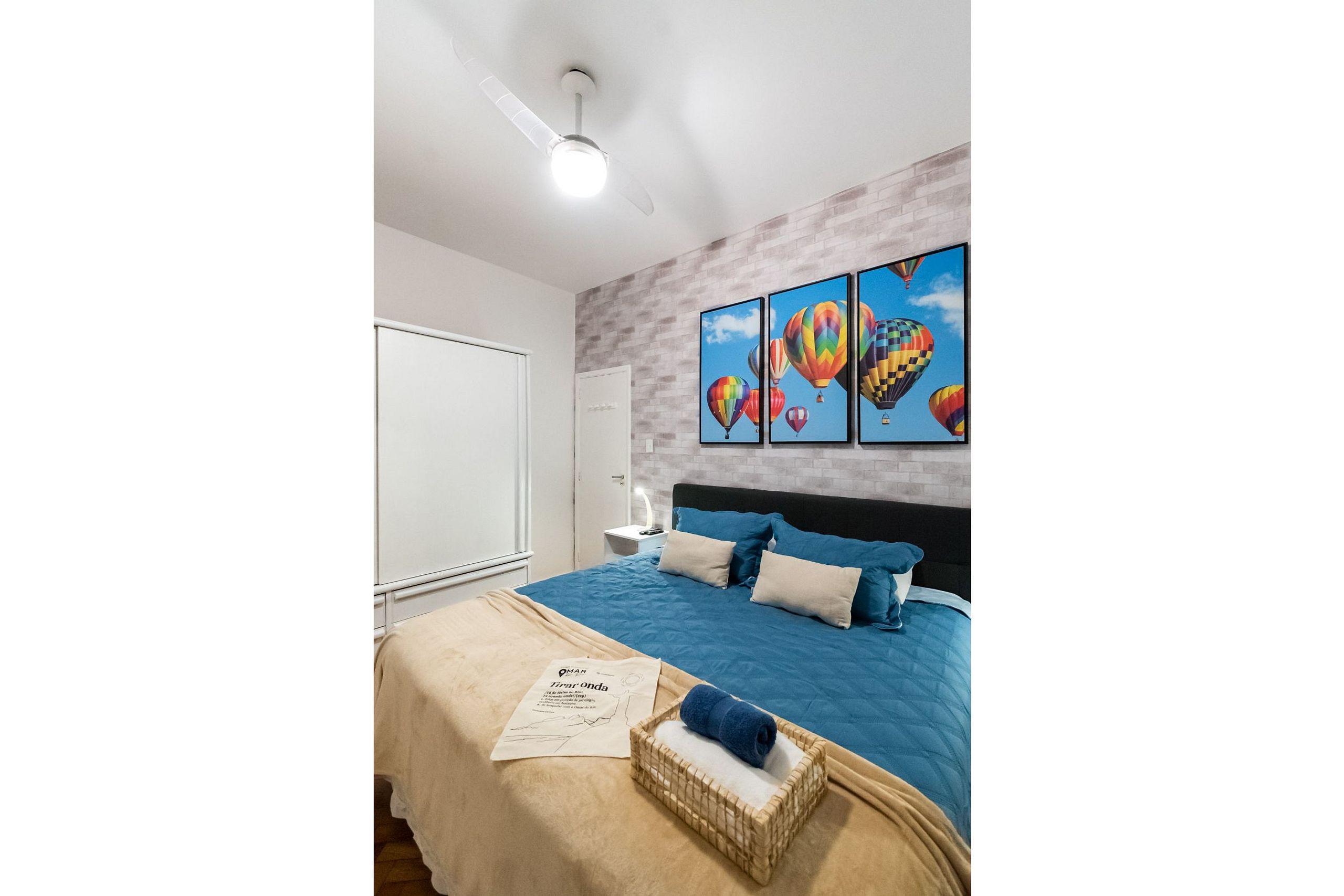 image-housing-carousel