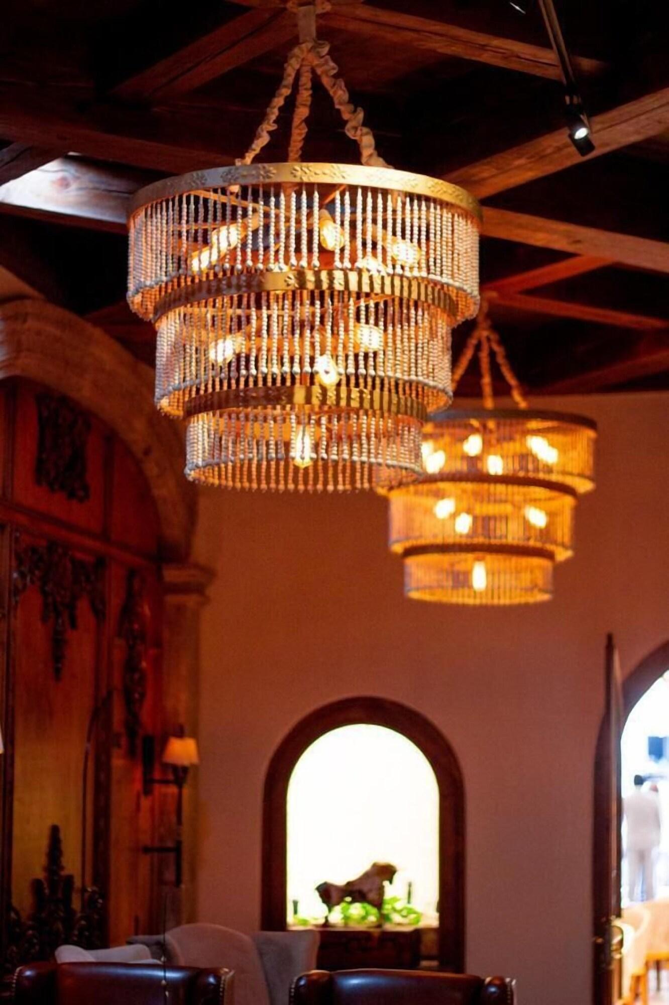 image-housing-carousel