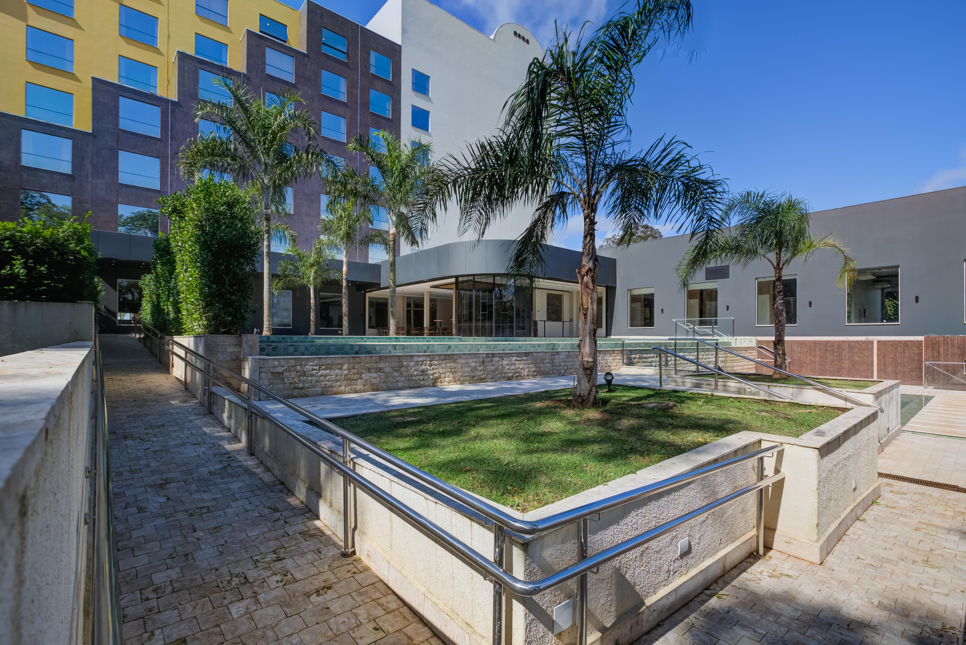 image-housing-carousel