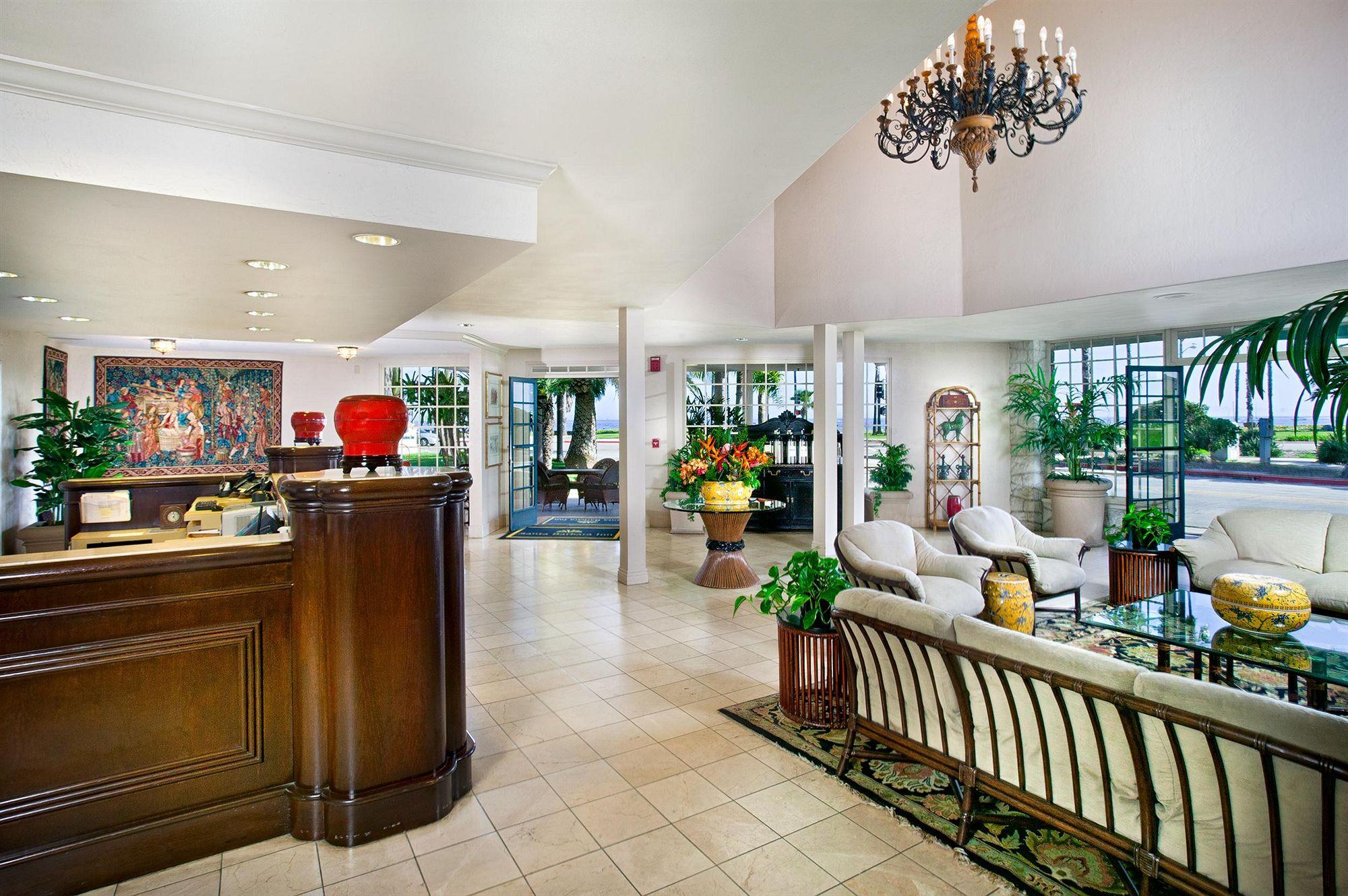 image-housing-carousel