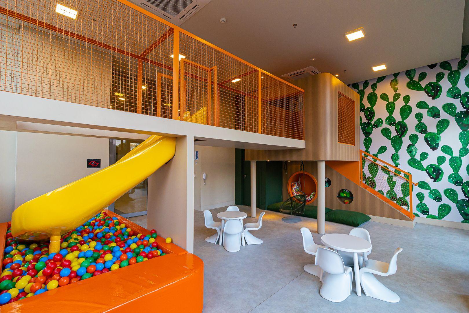 image-housing-carousel
