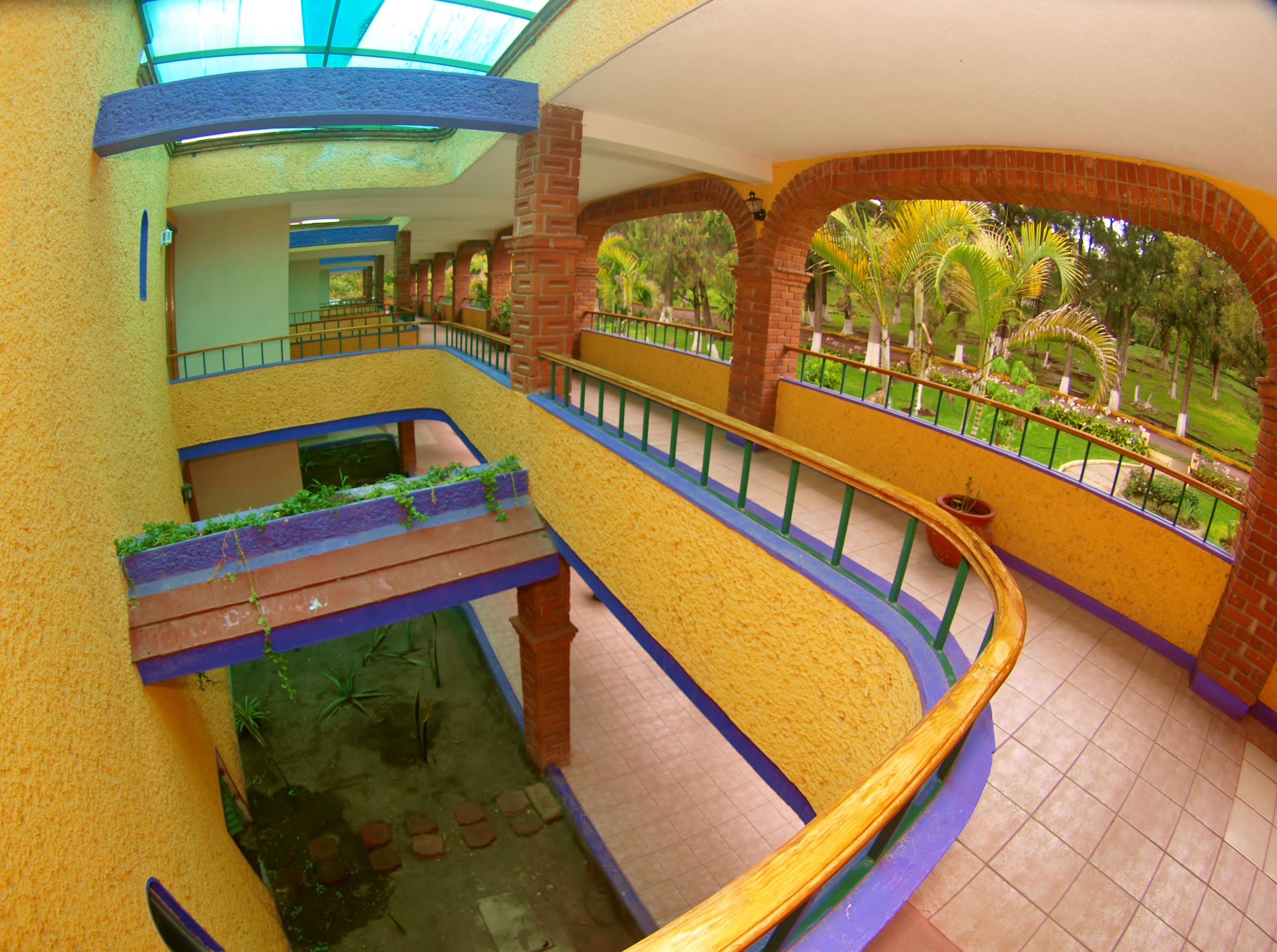 image-housing-carousel