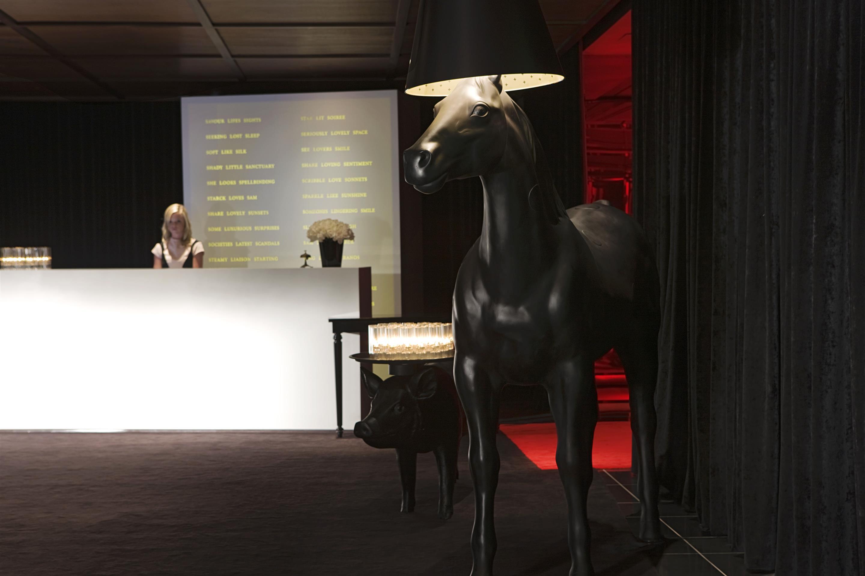 image-housing-carousel