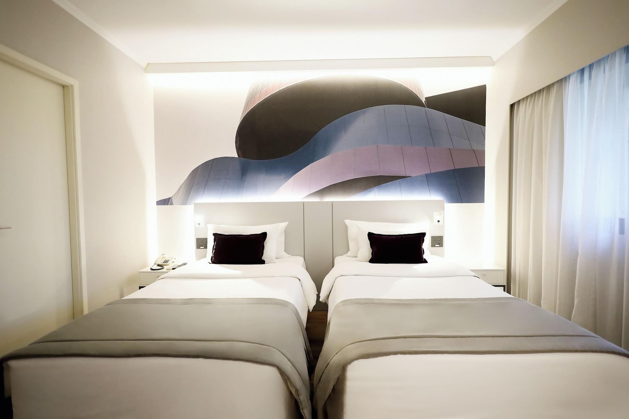 image-housing-carousel