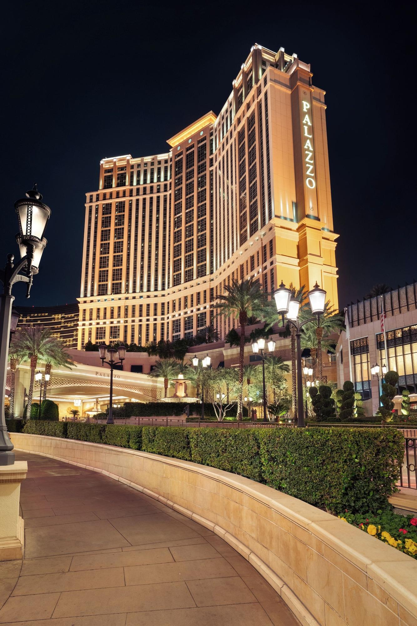 image-housing-carousel