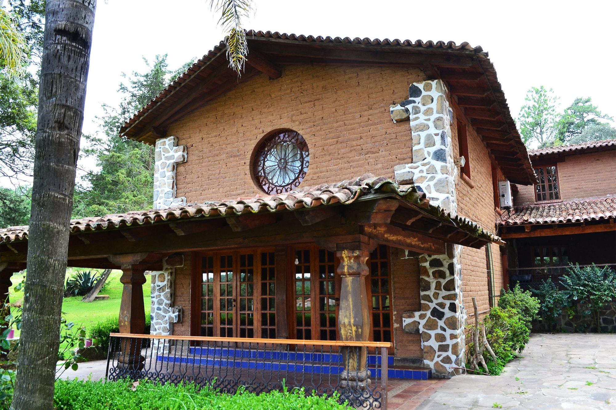 image-housing-carousel