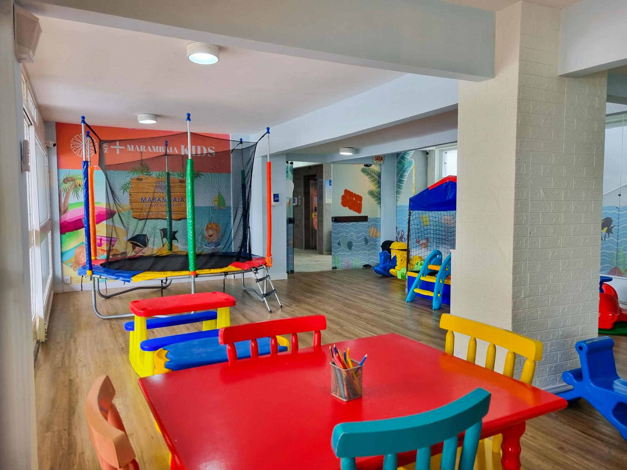 image-housing-carousel