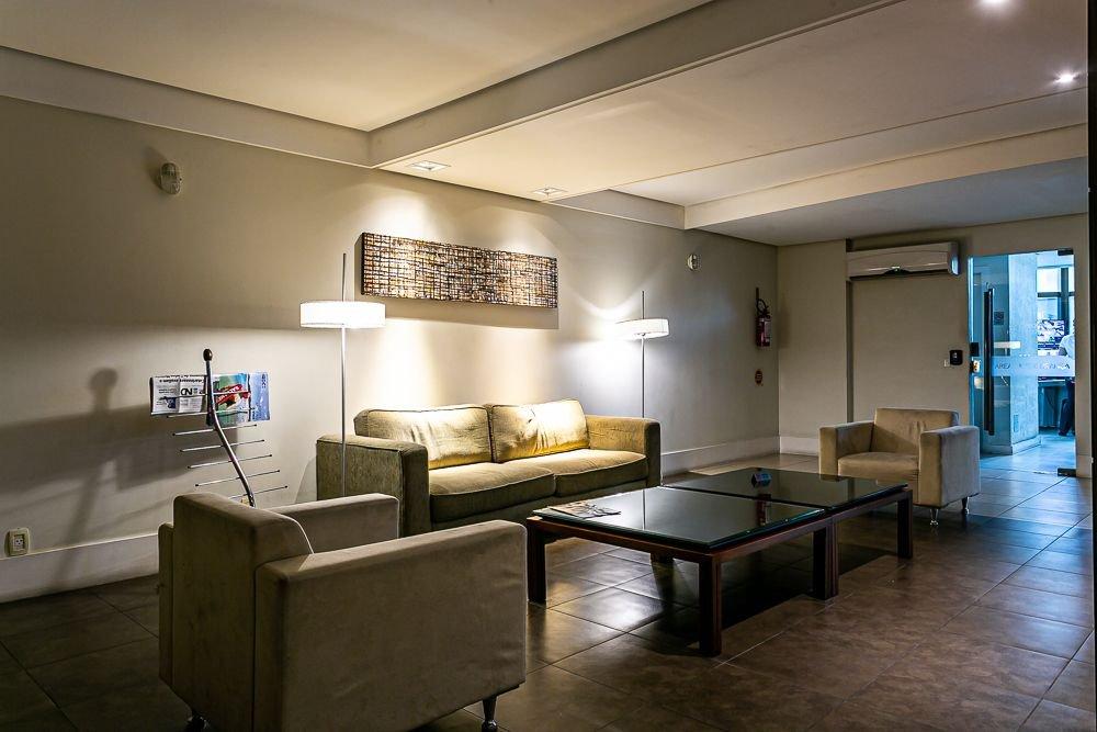 image-housing-carousel
